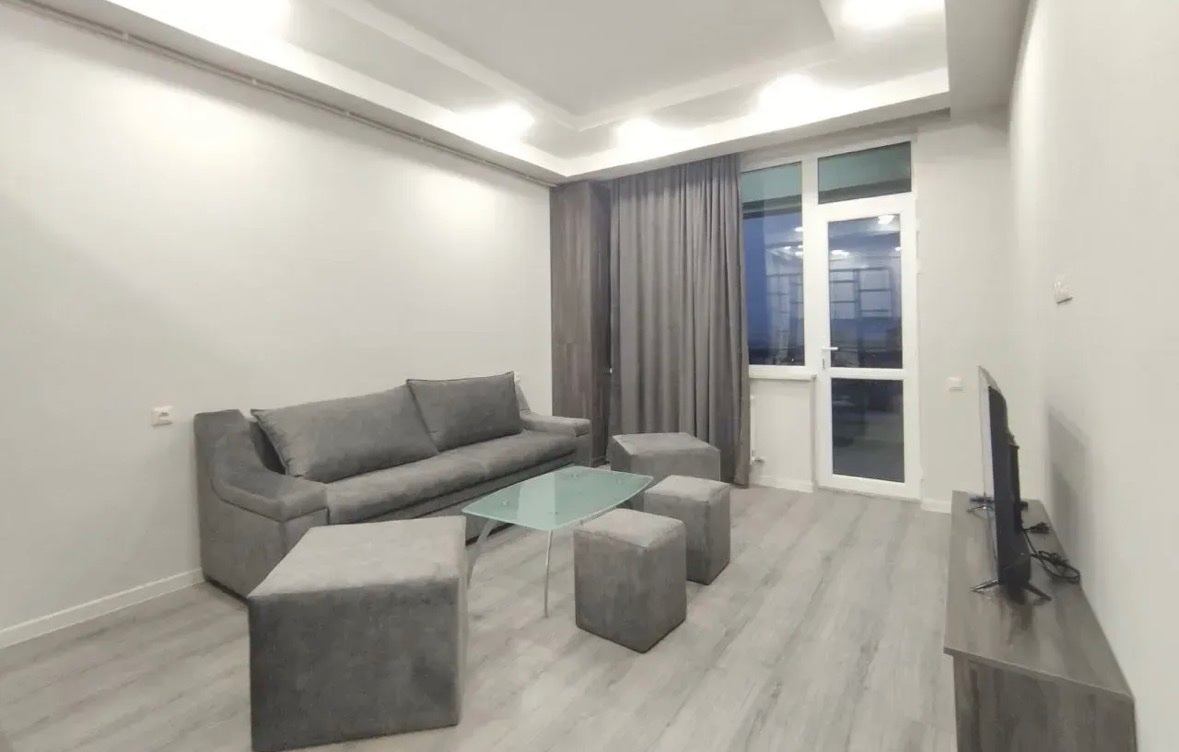 2 bedroom apartment on Fuchik Street — photo 1